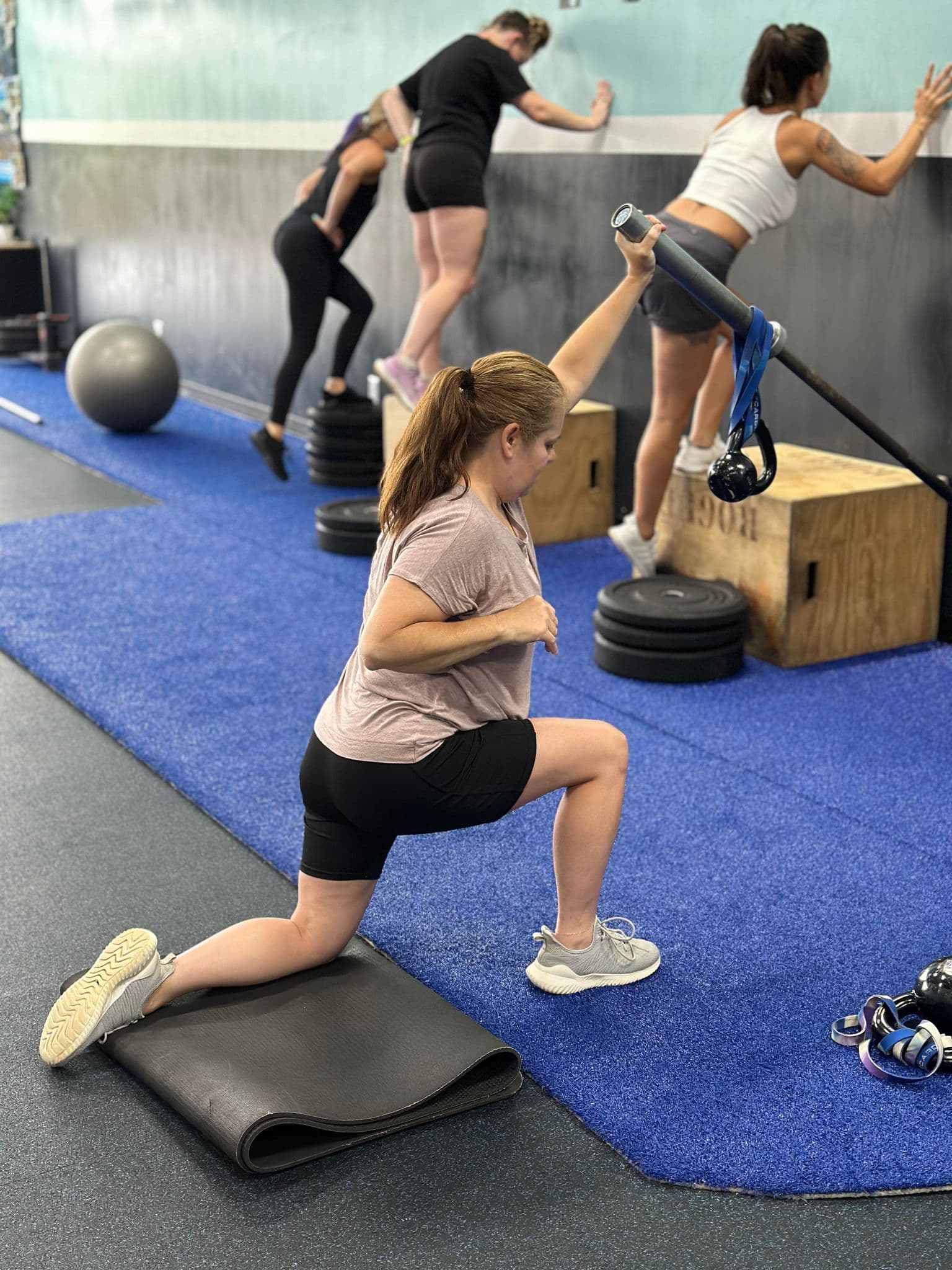 Step-up class at Grit Life Fitness